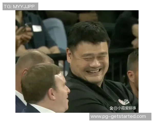 姚明随意投篮展现篮球魅力引发球迷热议与回忆